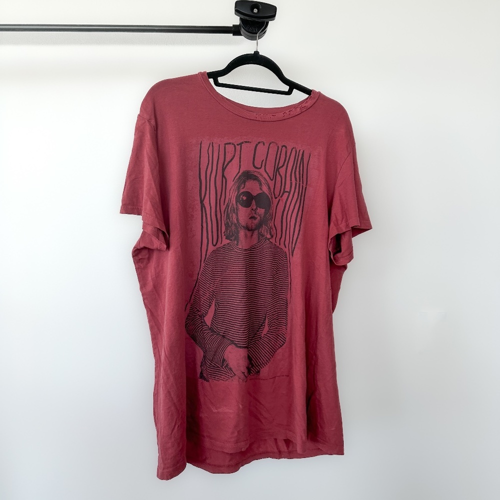 KURT COBAIN NIRVANA T-SHIRT